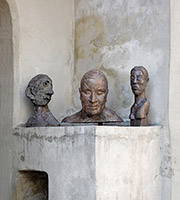 Frühjahrsausstellung mit den Bildhauern Magnus Pöhacker, Josef Kostner und Simone Turra
